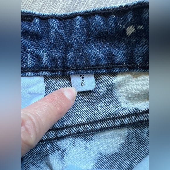 COLLUSION x005 Straight Leg Bleach Splatter Ultra High Waisted Jeans. Size 25 - Picture 7 of 10